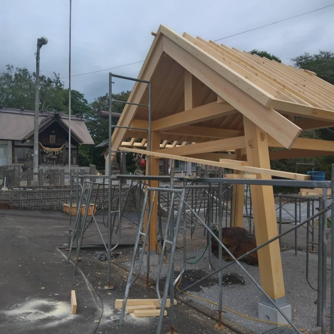 皆さん、こんにちは！🖐️奈井江神社の手水舎が着々と完成に向か