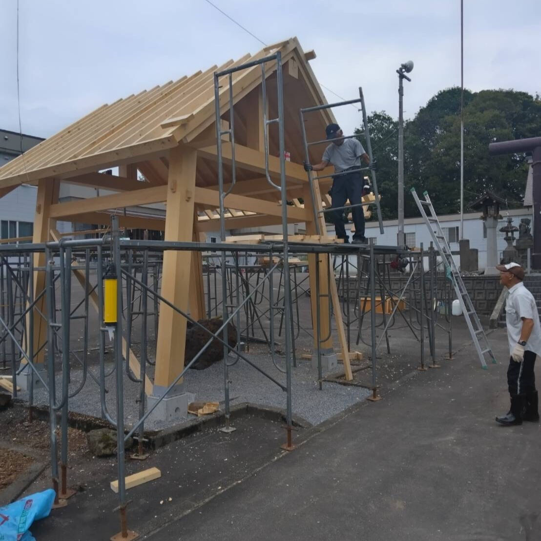皆さん、こんにちは！🖐️奈井江神社の手水舎が着々と完成に向か