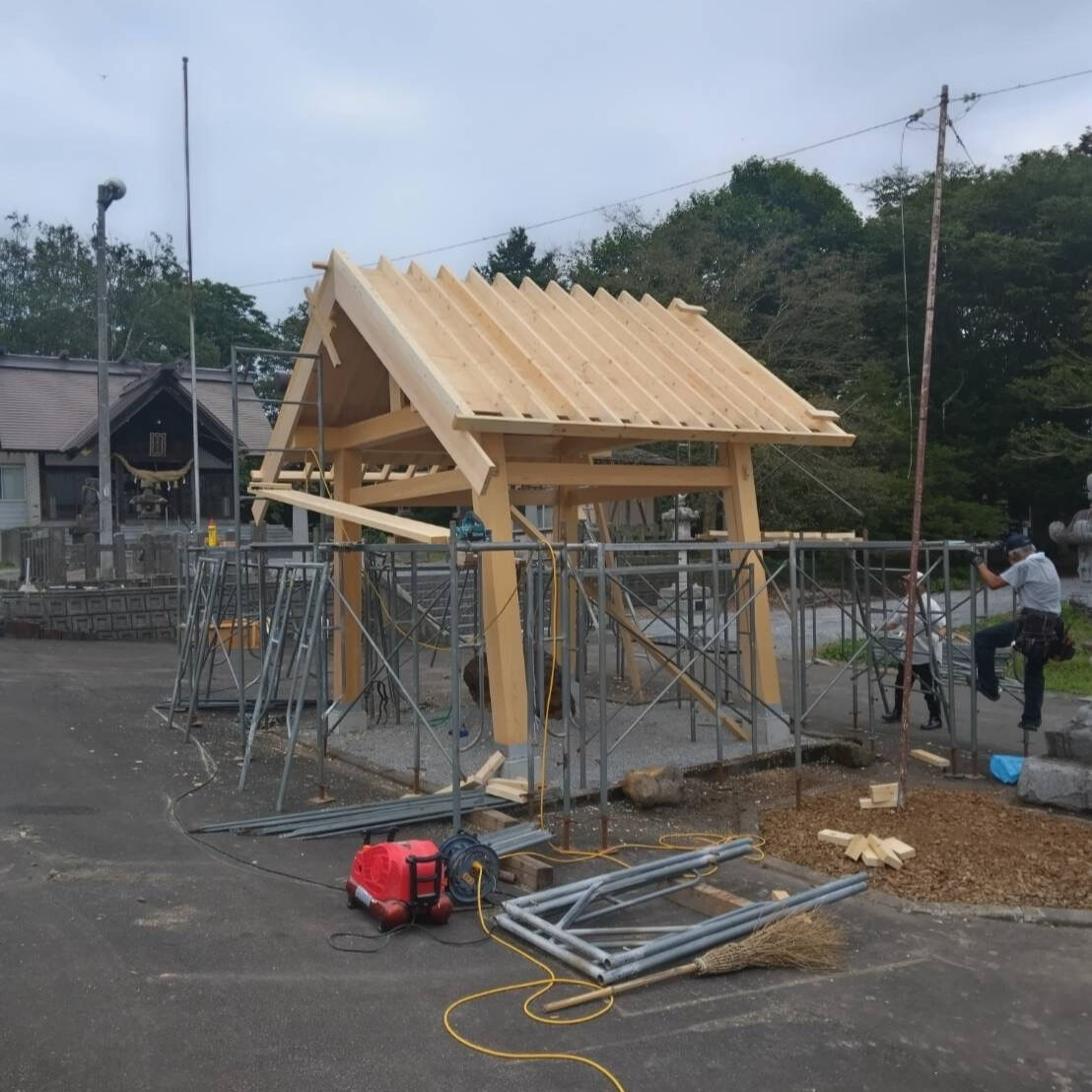 皆さん、こんにちは！🖐️奈井江神社の手水舎が着々と完成に向か