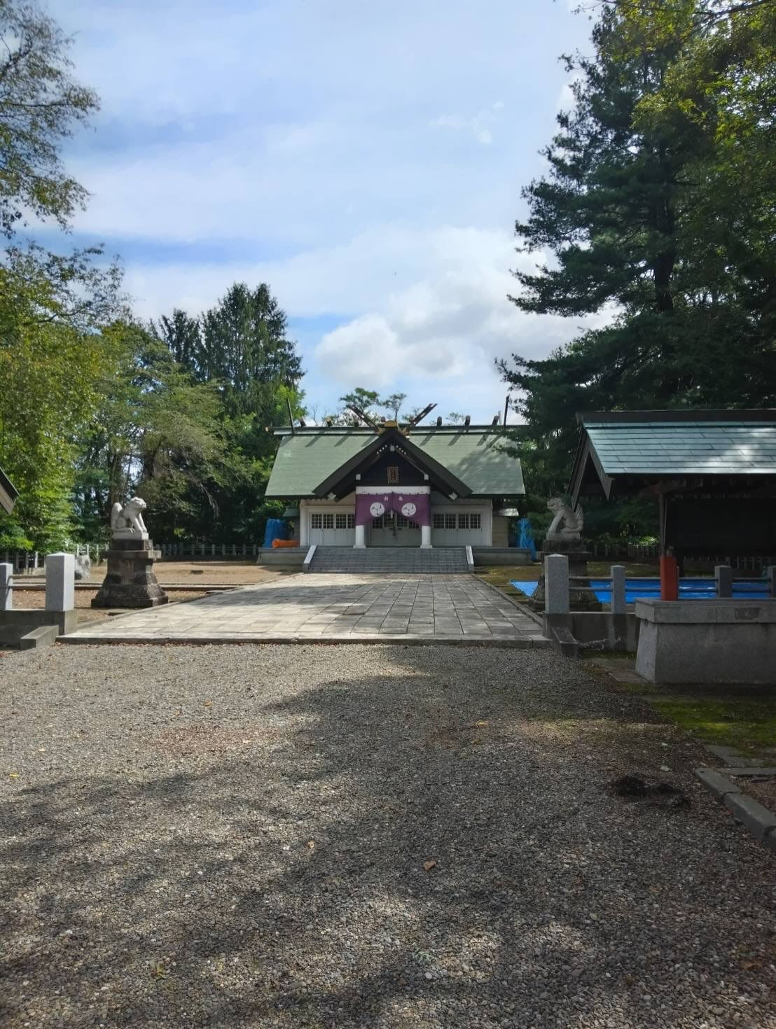 過去には、弊社代表が砂川神社の屋根改修を担当したことがありま