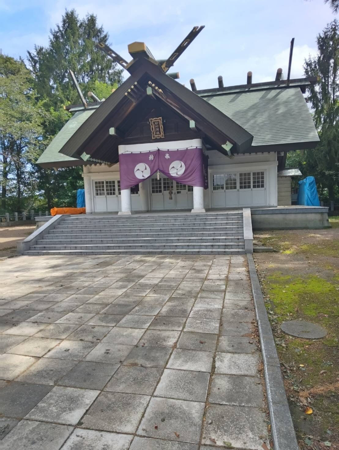 過去には、弊社代表が砂川神社の屋根改修を担当したことがありま